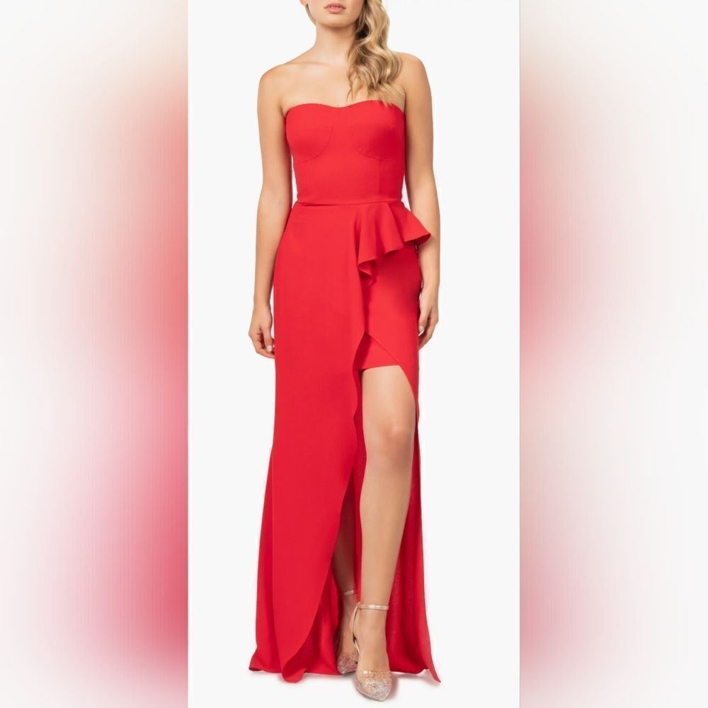 Elegant Red Strapless Evening Dress